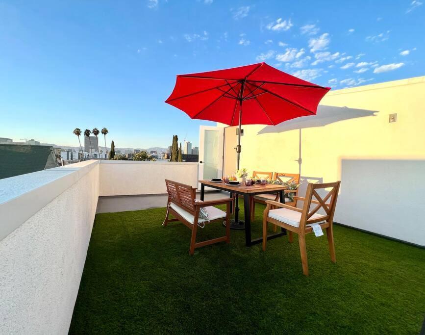 Luxury K-Town Dwelling With Private Rooftop Deck. Los Angeles Exterior photo